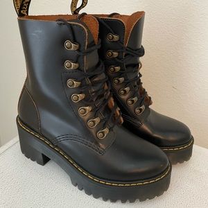 DR. MARTENS Black Leona Boots